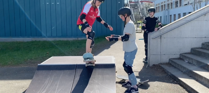 Die Sek Binningen hat einen mobilen Skaterpark!